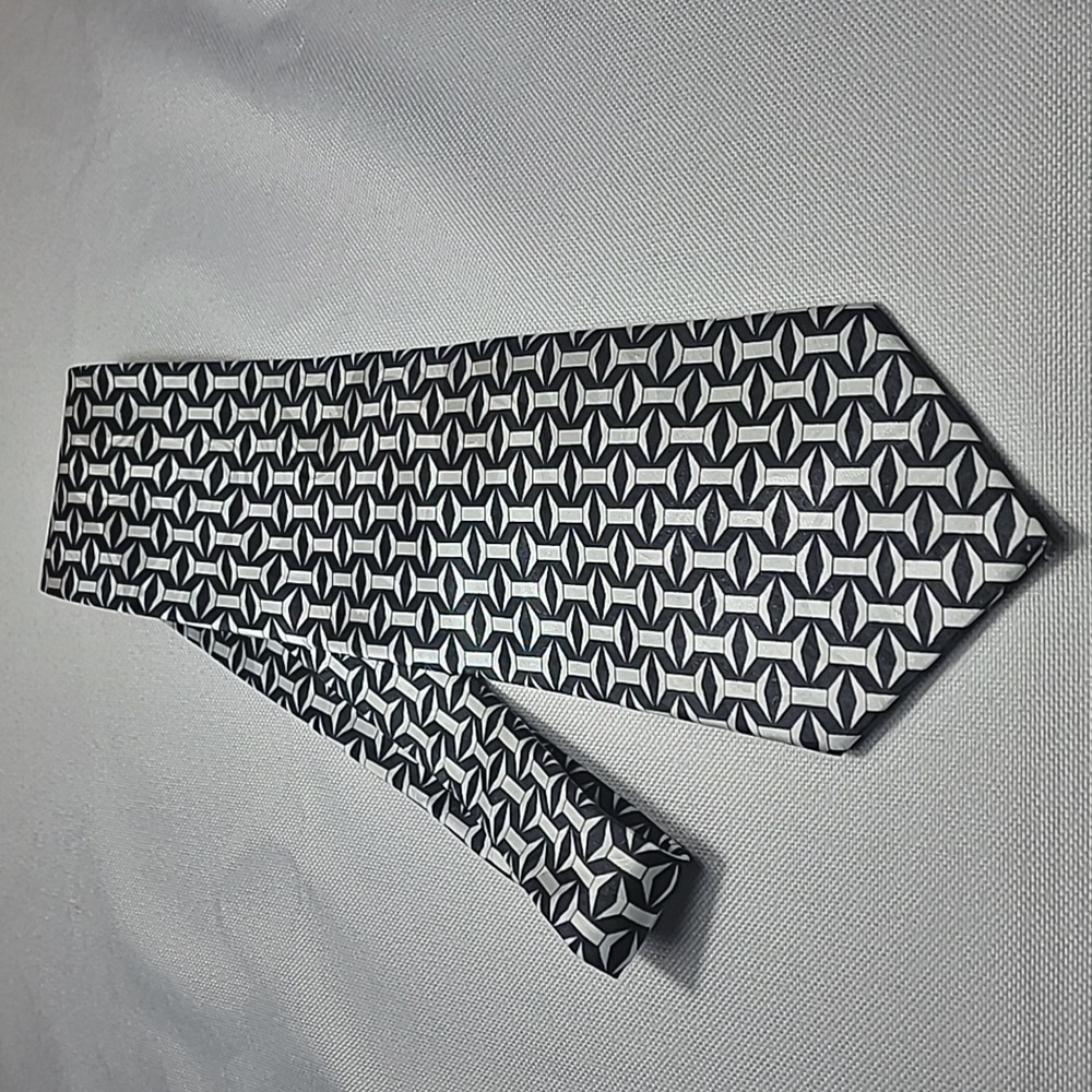 Botany 500 vintage black and white geometric design tie NWOT